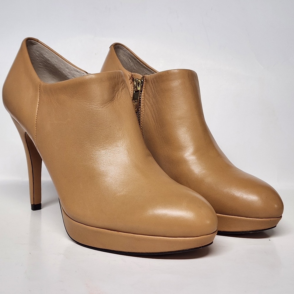 Vince Camuto heeled leather bootie